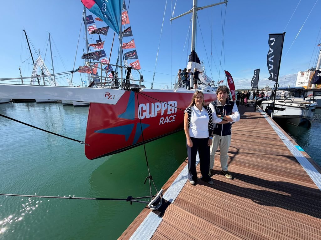 Puerto Sherry representatives alongside a Clipper Race yacht during their visit to Southampton.