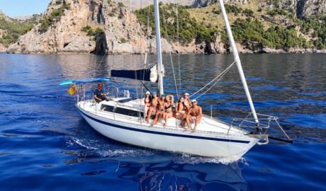 alquiler de barcos en Puerto Sherry con Al Través